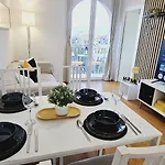 Premium Refurbished In Center Apartamento *