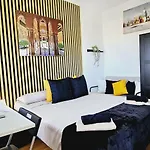 Premium Refurbished In Center Apartamento *