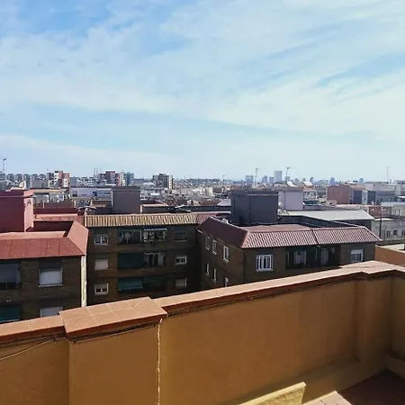Premium Refurbished In Center Apartment *