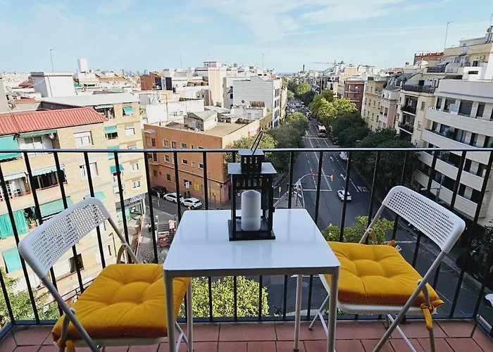 Premium Refurbished In Center Apartment