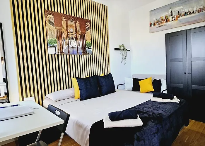 Premium Refurbished In Center Apartment *