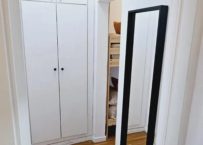 Premium Refurbished In Center Apartment