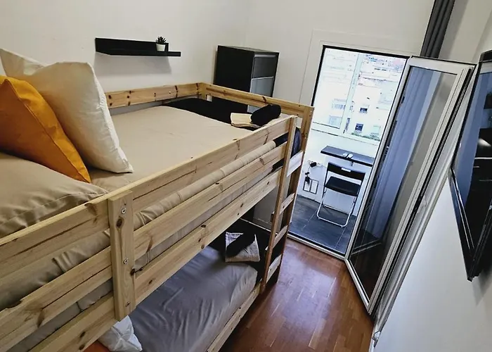 Premium Refurbished In Center Apartment