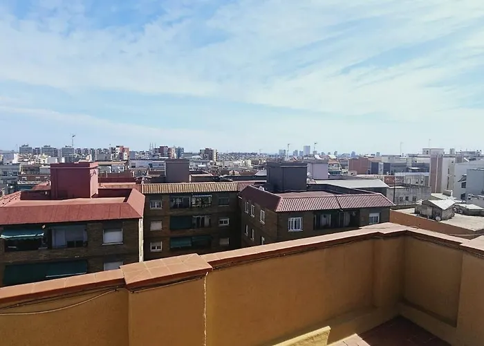 Premium Refurbished In Center Apartment *
